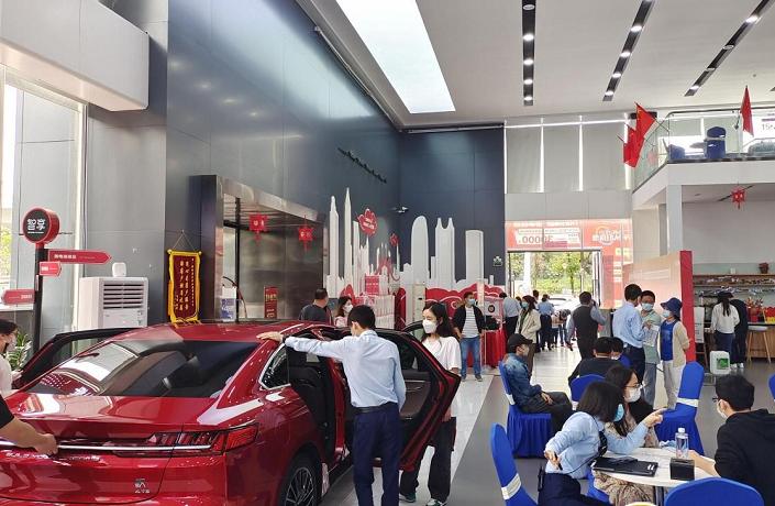 龙岗购车补贴政策激活市场，汽车销售迎来“小高峰”